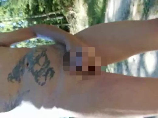 Amateurvideo Beim Wald spazirgang ein Gewixt von loyal