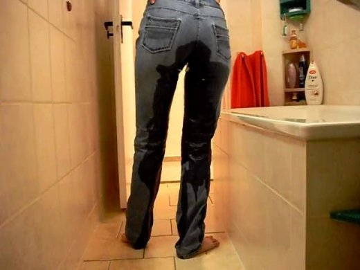 Amateurvideo Jeans eingepisst ! Möchtest du sie haben ? von xtremepaar