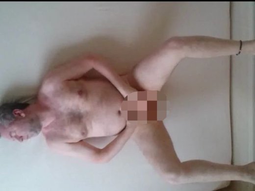 Amateurvideo Funny Nackter Wichs Spaß im Bett von nylonjunge
