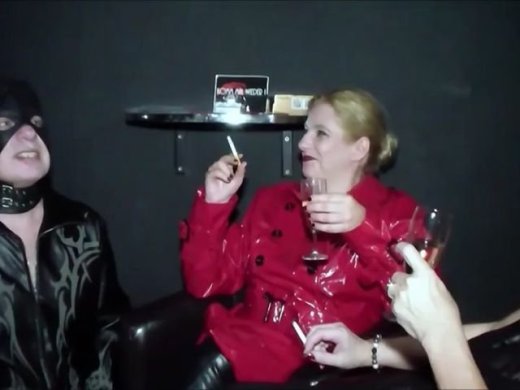 Amateurvideo Raucher Pause - Schluck meine Asche! von LadyDoro