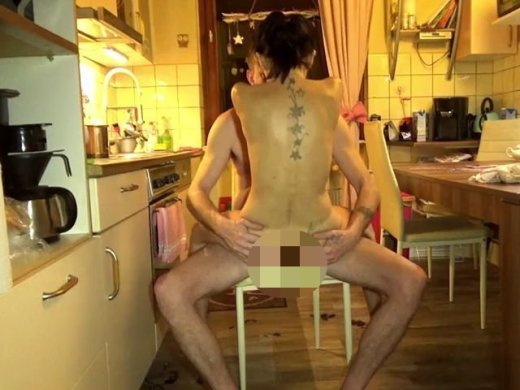 Amateurvideo Eine nackte Friseuse !!! von wondergirl