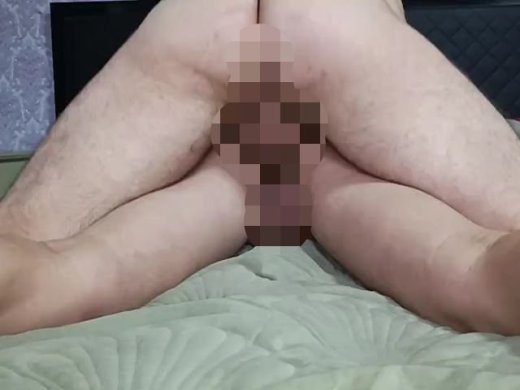 Amateurvideo Zwei geile Lesben masturbieren in Schlafzimmer from AlexanderNeuman