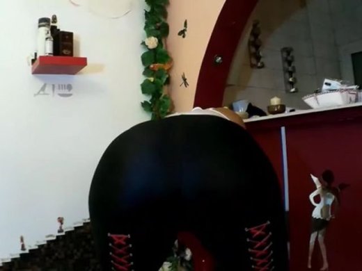 Amateurvideo geiles Arsch wackeln from TittenCindy