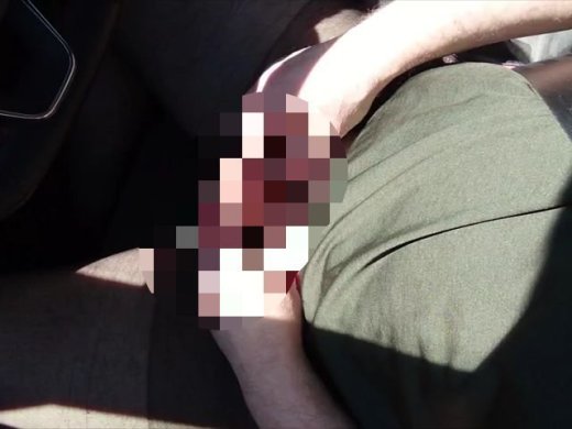 Amateurvideo Sexy Fahrt mit dem Auto in schwarzer Feinstrumpfhose from nylonjunge